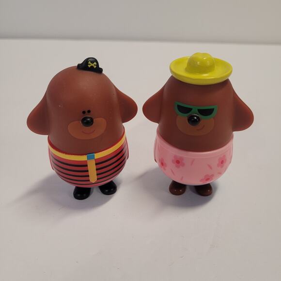 Hey Duggee Toy Plastic Figures - Lot of 2 - Pre-Owned - Picture 2 of 9